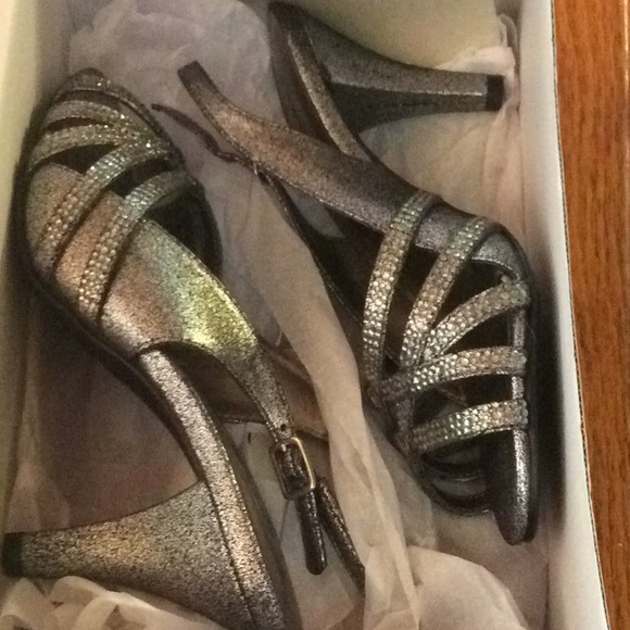 NWT Sheerah dress sandals 5.5 Pewter - Picture 6 of 7